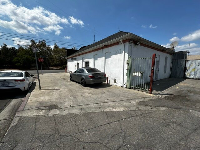 Property at 1803 N San Fernando Rd Image 2